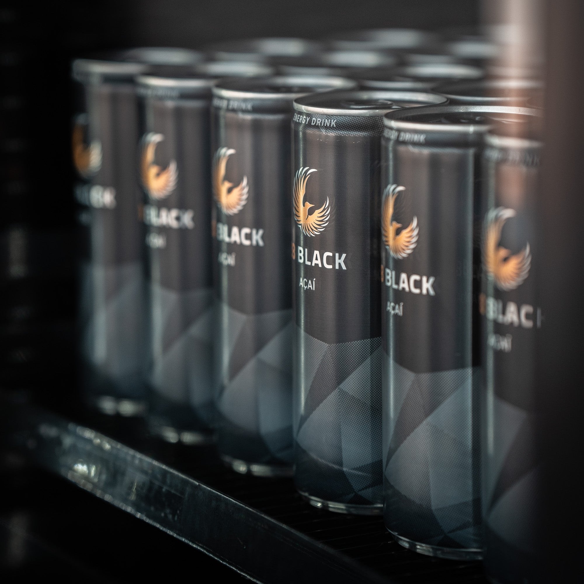 28 BLACK Açaí 24 x 0,25l (B-Ware)